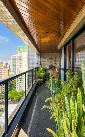 Apartamento à venda com 202m², 3 quartos e 4 vagas Apartamento à venda com 202m², 3 quartos e 4 vagasVaranda da Sala