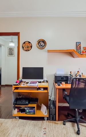 Apartamento à venda com 202m², 3 quartos e 4 vagas Apartamento à venda com 202m², 3 quartos e 4 vagasQuarto 1