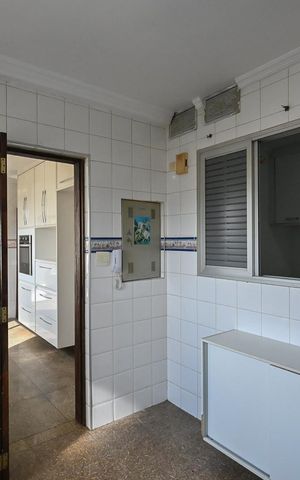 Apartamento para alugar com 198m², 4 quartos e 3 vagasÁrea de Serviço 