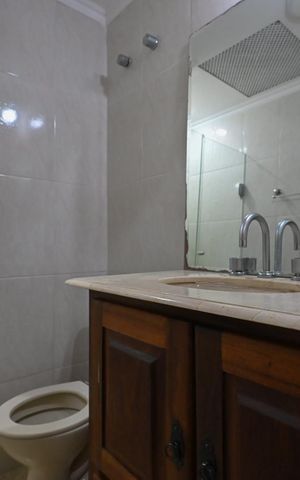 Apartamento para alugar com 198m², 4 quartos e 3 vagasBanheiro social