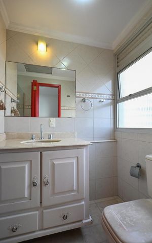 Apartamento para alugar com 198m², 4 quartos e 3 vagasBanheiro Suíte 1