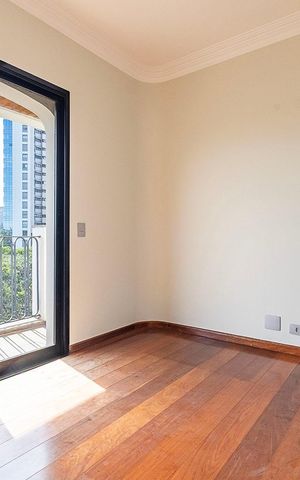 Apartamento à venda com 196m², 6 quartos e 3 vagas Apartamento à venda com 196m², 6 quartos e 3 vagasSala - Varanda