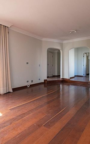 Apartamento à venda com 196m², 6 quartos e 3 vagas Apartamento à venda com 196m², 6 quartos e 3 vagasSala