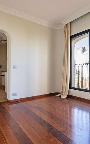 Apartamento à venda com 196m², 6 quartos e 3 vagas Apartamento à venda com 196m², 6 quartos e 3 vagasSala