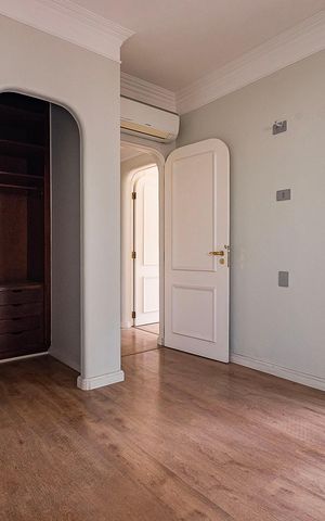 Apartamento à venda com 196m², 6 quartos e 3 vagas Apartamento à venda com 196m², 6 quartos e 3 vagasSuíte 3