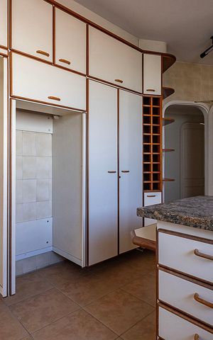 Apartamento à venda com 196m², 6 quartos e 3 vagas Apartamento à venda com 196m², 6 quartos e 3 vagasCozinha