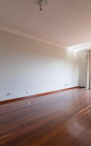 Apartamento à venda com 196m², 6 quartos e 3 vagas Apartamento à venda com 196m², 6 quartos e 3 vagasSala