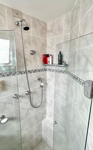 Apartamento à venda com 119m², 3 quartos e 3 vagas Apartamento à venda com 119m², 3 quartos e 3 vagasBanheiro da Suíte 1