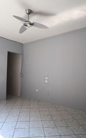 Casa à venda com 151m², 4 quartos e 2 vagasSala