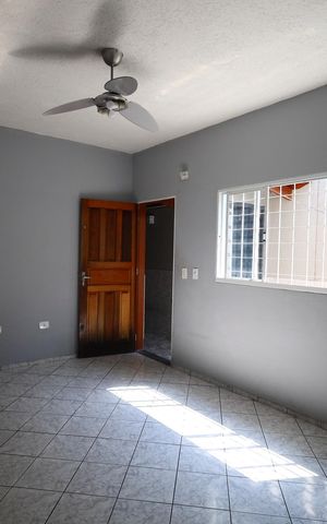 Casa à venda com 151m², 4 quartos e 2 vagasSala