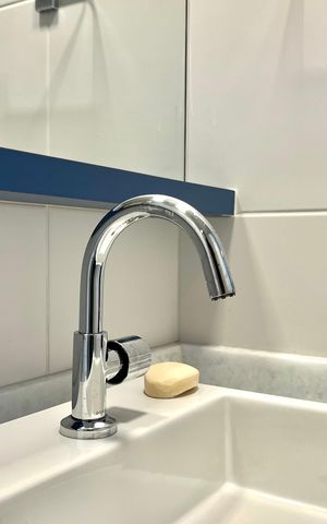 Apartamento à venda com 65m², 2 quartos e 1 vaga Apartamento à venda com 65m², 2 quartos e 1 vagaBanheiro social