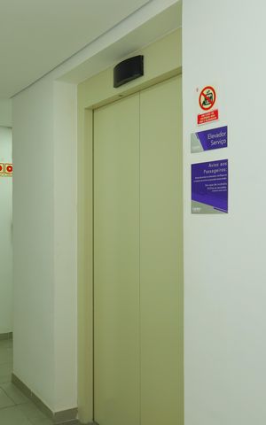 Apartamento para alugar com 38m², 2 quartos e 1 vagaÁrea comum - Saguão do andar