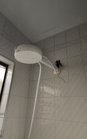 Casa à venda com 325m², 6 quartos e 3 vagasBanheiro Social 1