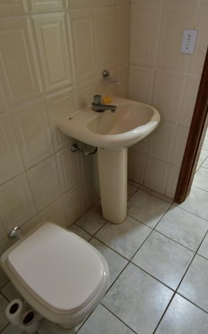Casa à venda com 325m², 6 quartos e 3 vagasBanheiro Social 2
