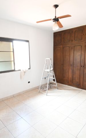 Casa à venda com 325m², 6 quartos e 3 vagasQuarto 2 - Casa 2
