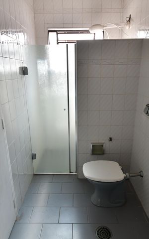 Casa à venda com 325m², 6 quartos e 3 vagasBanheiro Social 1