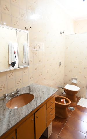 Casa à venda com 325m², 6 quartos e 3 vagasBanheiro 2 - Casa 2