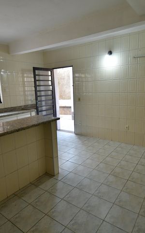 Casa à venda com 325m², 6 quartos e 3 vagasCozinha
