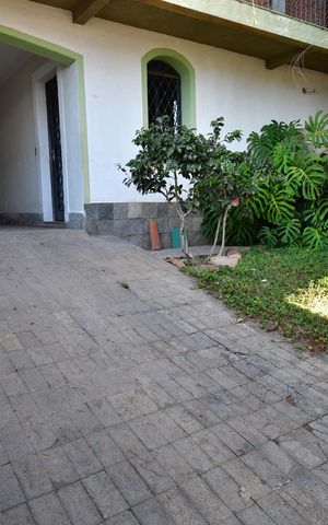 Casa à venda com 325m², 6 quartos e 3 vagasGaragem