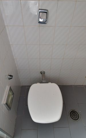 Casa à venda com 325m², 6 quartos e 3 vagasBanheiro Social 1
