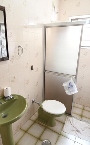 Casa à venda com 325m², 6 quartos e 3 vagasBanheiro 1 - Casa 2