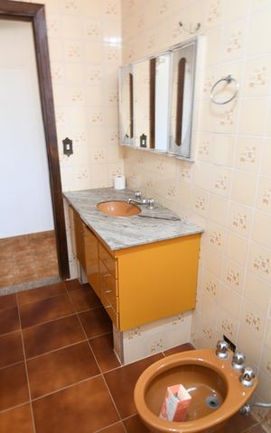 Casa à venda com 325m², 6 quartos e 3 vagasBanheiro 2 - Casa 2