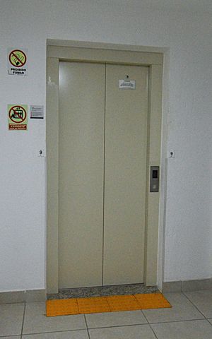 Apartamento à venda com 65m², 3 quartos e 1 vagaÁrea comum