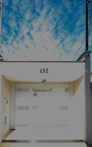 Casa à venda com 130m², 3 quartos e 2 vagas