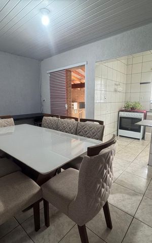 Casa à venda com 400m², 6 quartos e 4 vagas Casa à venda com 400m², 6 quartos e 4 vagasEdícula