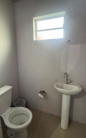 Casa à venda com 400m², 6 quartos e 4 vagas Casa à venda com 400m², 6 quartos e 4 vagasBanheiro de serviço