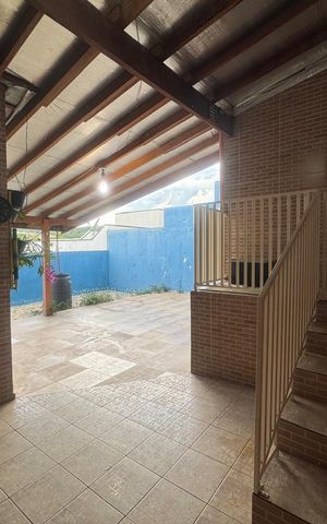 Casa à venda com 400m², 6 quartos e 4 vagas Casa à venda com 400m², 6 quartos e 4 vagasEdícula