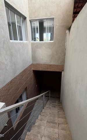 Casa à venda com 400m², 6 quartos e 4 vagas Casa à venda com 400m², 6 quartos e 4 vagasEdícula