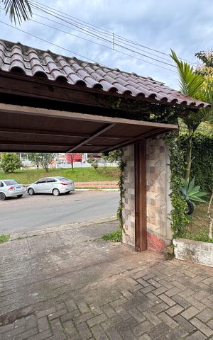 Casa à venda com 110m², 2 quartos e 4 vagas Casa à venda com 110m², 2 quartos e 4 vagasÁrea Externa