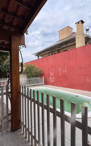 Casa à venda com 110m², 2 quartos e 4 vagas Casa à venda com 110m², 2 quartos e 4 vagasÁrea Externa