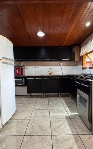 Casa à venda com 110m², 2 quartos e 4 vagas Casa à venda com 110m², 2 quartos e 4 vagasCozinha