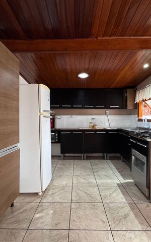 Casa à venda com 110m², 2 quartos e 4 vagas Casa à venda com 110m², 2 quartos e 4 vagasCozinha