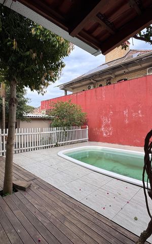 Casa à venda com 110m², 2 quartos e 4 vagas Casa à venda com 110m², 2 quartos e 4 vagasÁrea Externa