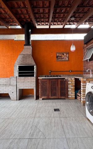 Casa à venda com 110m², 2 quartos e 4 vagas Casa à venda com 110m², 2 quartos e 4 vagasÁrea Externa