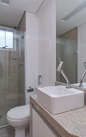 Apartamento à venda com 90m², 3 quartos e 3 vagas Apartamento à venda com 90m², 3 quartos e 3 vagasBanheiro Social
