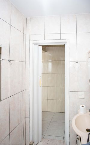 Casa à venda com 206m², 2 quartos e 2 vagasBanheiro Casa 2