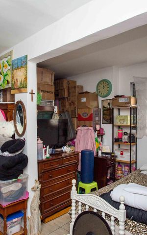Casa à venda com 206m², 2 quartos e 2 vagasQuarto Casa 1