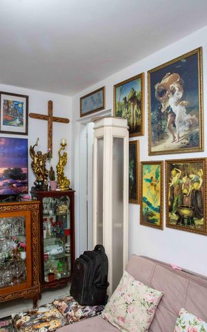 Casa à venda com 206m², 2 quartos e 2 vagasSala