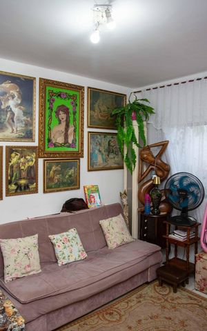 Casa à venda com 206m², 2 quartos e 2 vagasSala