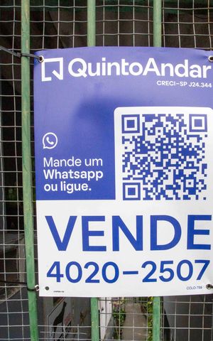 Casa à venda com 206m², 2 quartos e 2 vagasPlaquinha