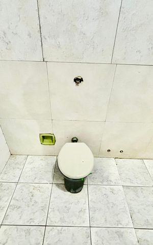Casa para alugar com 165m², 3 quartos e 2 vagasBanheiro 