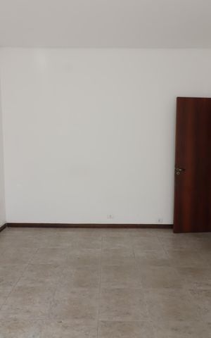Casa à venda com 251m², 7 quartos e 4 vagasSala