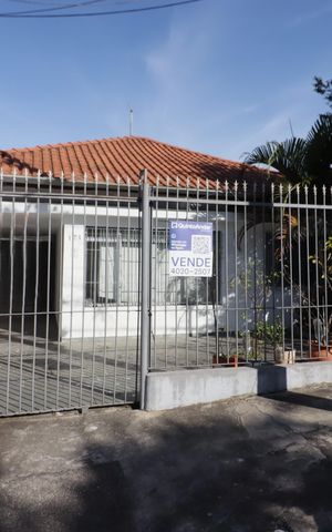 Casa à venda com 251m², 7 quartos e 4 vagasFachada