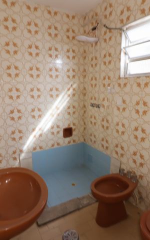Casa à venda com 251m², 7 quartos e 4 vagasBanheiro 1