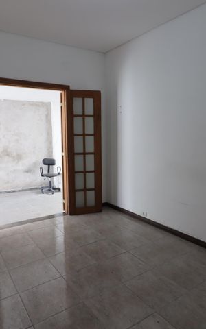 Casa à venda com 251m², 7 quartos e 4 vagasQuarto 2