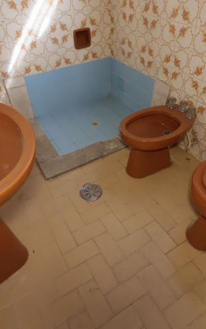 Casa à venda com 251m², 7 quartos e 4 vagasBanheiro 1